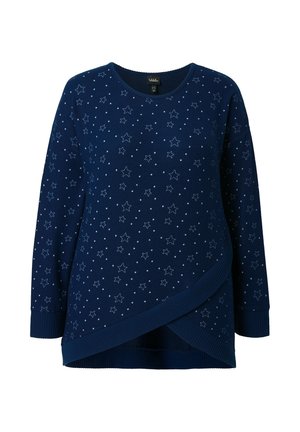 Marineblå sweater med stjernemønster, lange ærmer, en scoop-hals og en diagonalt kantet detalje. Fremstillet af blødt strikstof.