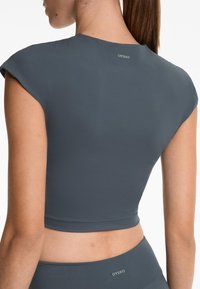 OYSHO LIGHT TOUCH - T-shirt till träning - rose gold coloured