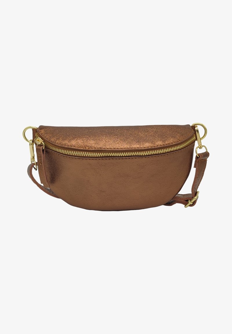 Sac à main en bronze métallique avec une forme courbée, fermeture à glissière et accents en métal doré. Équipé d'une bandoulière detachable. Texture lisse.