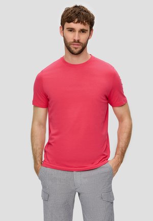 - T-shirt basic
