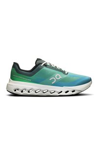 Chaussure de running avec un upper en mesh stratifié dans des teintes de teal et vert, semelle intermédiaire blanche avec des trous de ventilation, semelle extérieure noire et détails réfléchissants.