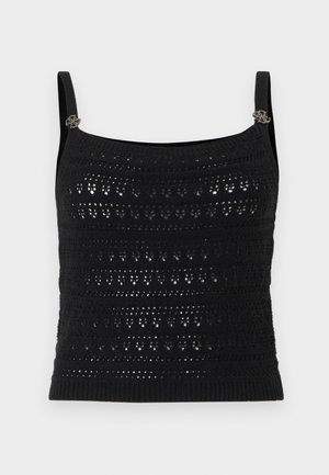 Sort hæklestrikket top med tynde stropper og små metalliske dekorative detaljer nær skuldrene.