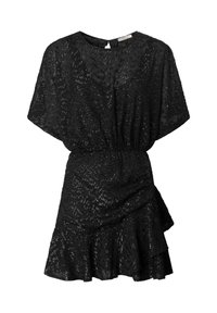 Robe en dentelle noire avec un col rond, des manches courtes ailes de chauve-souris, une taille élastique et un ourlet évasé, présentant un motif texturé sur toute la surface.