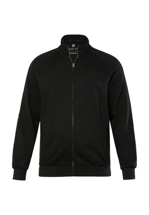 Chaqueta negra con cremallera hecha de tejido suave, con un cuello alto, bolsillos laterales y puños acanalados. Detalle sutil del logo en el pecho.