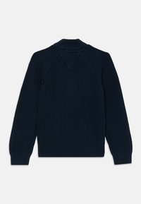 Pull en maille bleu marine, avec un col montant, des poignets côtelés et un motif texturé avec des manches raglan. Vue de dos uniquement.