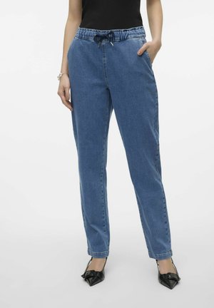 Vero Moda LOCKER GESCHNITTEN VMCALLIE MID RISE KAROTTE LOCKER GESCHNITTEN - Relaxed fit jeans - medium blue denim