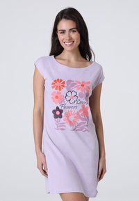 Abito lilac a maniche corte con stampa floreale in rosa, arancione e viola con la scritta "Lover Flowers". Tessuto in cotone morbido, vestibilità rilassata.