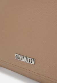 Steve Madden BLILOU - Borsa a mano - taupe