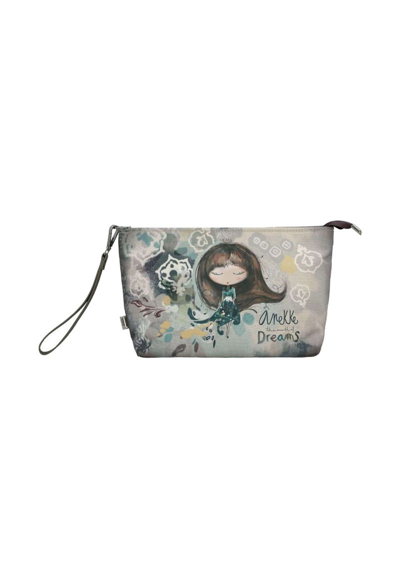 Pochette avec une fermeture éclair, ornée d'une illustration fantaisiste d'une fille et d'un chien. Tissu doux, couleurs pastel et une sangle de poignet pour le transport.