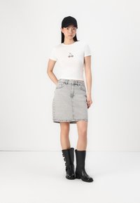 Vero Moda VMLILO BOX - Marškinėliai su spaudiniu - snow white