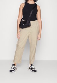 Tommy Hilfiger Curve Broek - beige