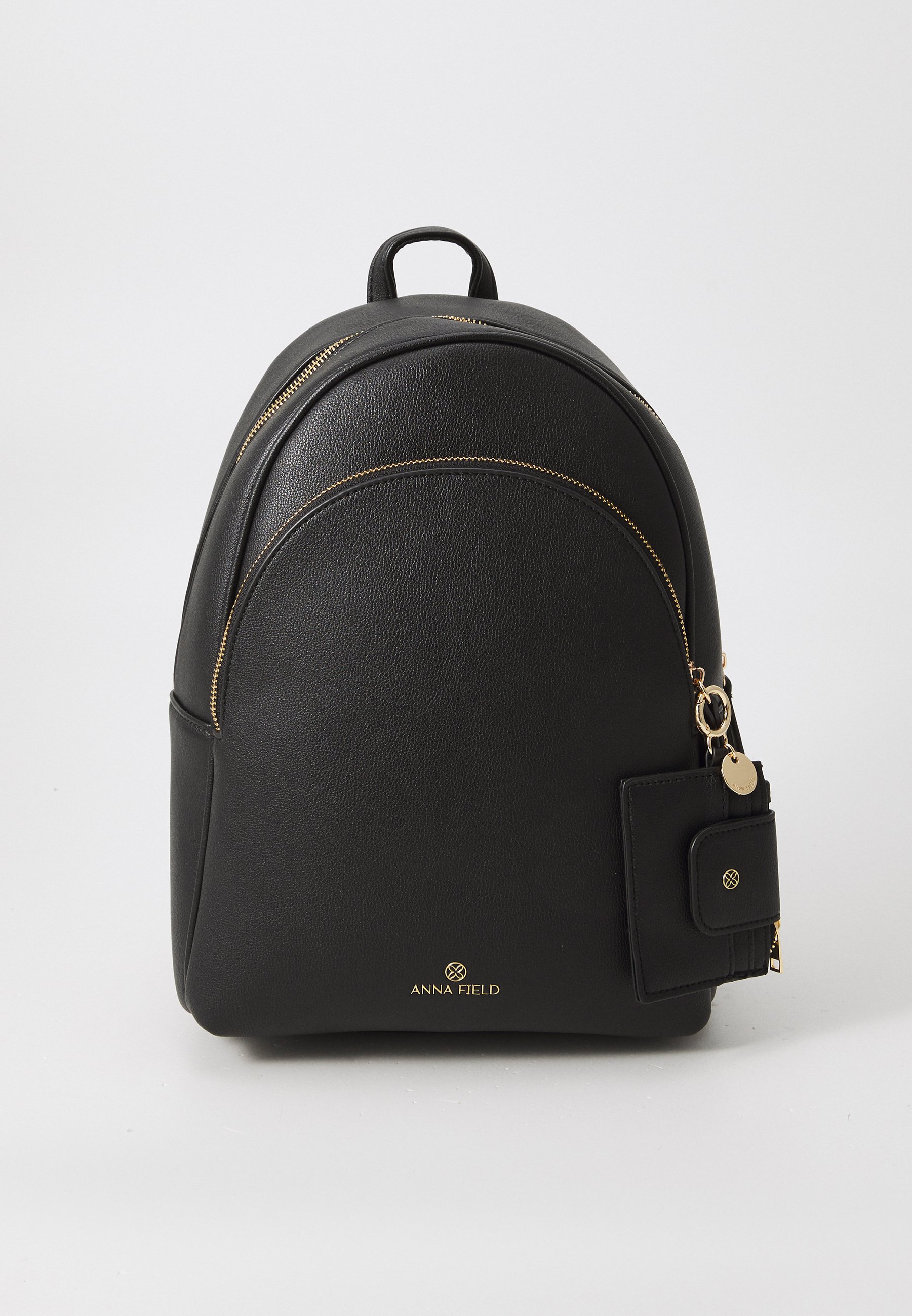 【英国発】Valentino bag☆Ada バックパック 定番3色 ヴァレンティノ(VALENTINO) リュック・バックパック | 通販
