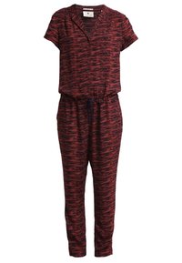 Krótki kombinezon z krótkim rękawem w czerwonym i granatowym kolorze o fakturowanym, paskowanym wzorze, z kołnierzykiem, guzikami oraz elastycznym pasem z troczkiem.