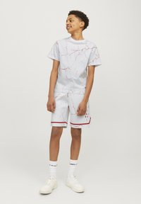 Jack & Jones Performance JJKEY LOOSE TEE CREW JNR - Marškinėliai su spaudiniu - white