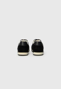 GANT BEYLANA - Sportbačiai - black