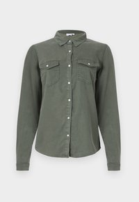 Chemise boutonnée vert olive en tissu doux, avec deux poches poitrine, un col pointu et des manches longues avec poignets boutonnés.