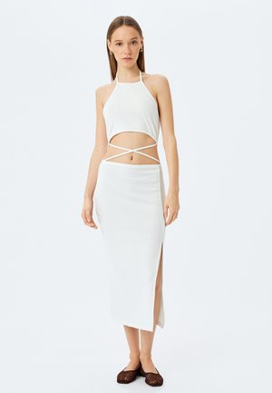 SLEEVELESS - Robe de jour - beige