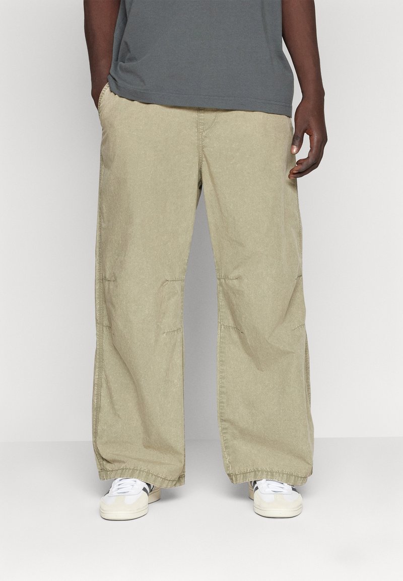 Jack & Jones JPSTPARACHUTE WASHED PANT UNISEX - Pantalones - olive night