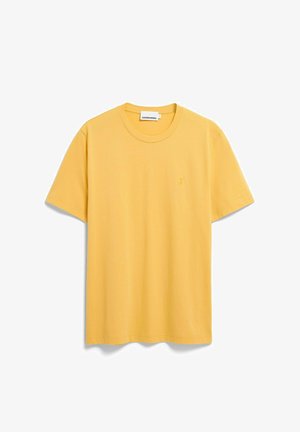 T-shirt gialla in cotone a maniche corte con scollo tondo e piccolo logo ricamato sul petto a sinistra, mostrata su sfondo bianco.