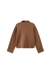 Pullover marrone in maglia con colletto alto, spalle scese e polsini larghi. Morbida consistenza e design cropped.