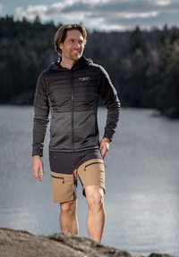 Swedemount LOFOTEN - Korte broeken - black khaki