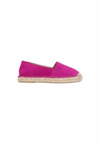Roze suède espadrille met een natuurlijke jute zool. Heeft een eenvoudig instapontwerp en verstevigde stiksels rond de randen.