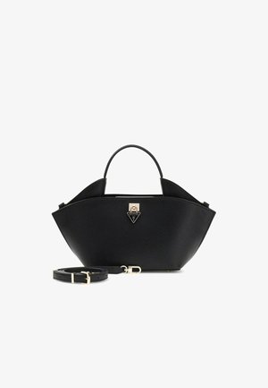 Borsa trapezoidale nera con manici superiori, chiusura con logo Guess in tonalità oro frontale e tracolla sottile removibile accanto.
