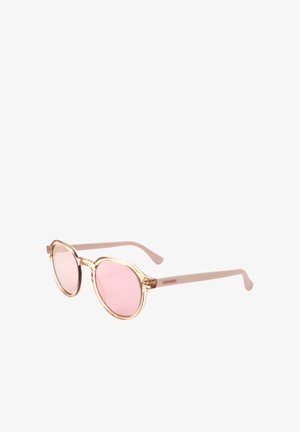 Occhiali da sole rotondi con montatura traslucida rosa chiaro e lenti rosa sfumate, esposti su sfondo bianco.