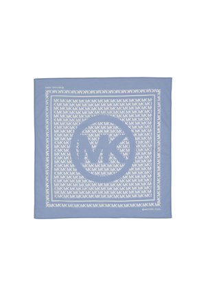 Lichtblauwe vierkante sjaal met herhaalde witte "MK" letters en een groot "MK" logo in het midden, gebrandmerkt door Michael Kors.