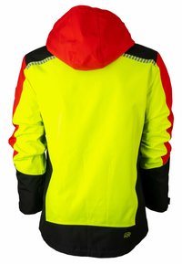 Giacca ad alta visibilità con corpo giallo, cappuccio rosso, maniche nere e dettagli riflettenti. Realizzata in materiale impermeabile con una finitura testurizzata.