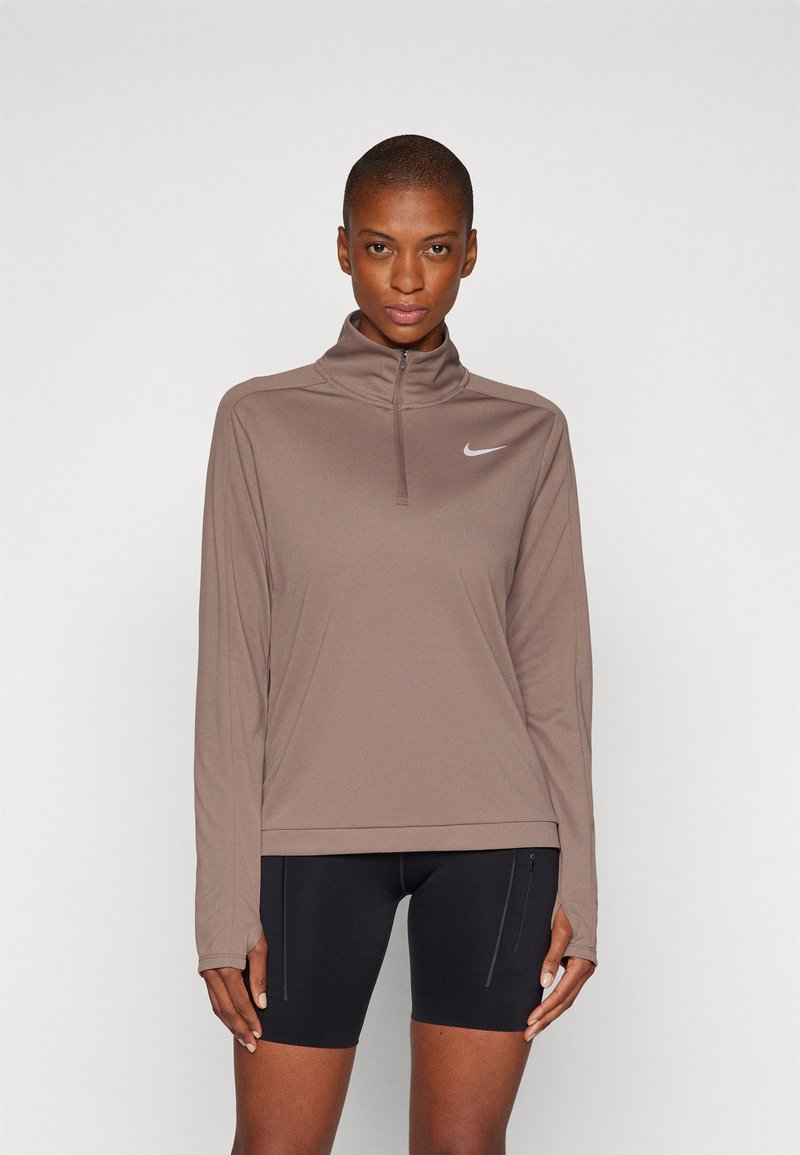 Nike Performance DRI-FIT PACER - Top dugih rukava - mink brown/reflective silver