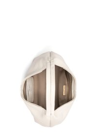 Beige Lederhandtasche mit einem strukturierten Design, ausgestattet mit einem Reißverschluss, geteilten Innenfächern und glatter Textur.