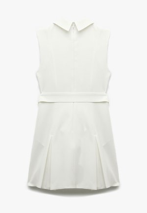 Weißes ärmelloses Kleid mit kragen, plissiertem Rock und einem Reißverschlussverschluss an der Rückseite. Glatte Textur mit maßgeschneiderten Nähten.