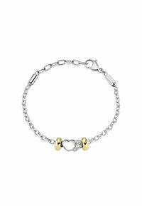 Bracciale in silver con grandi maglie, caratterizzato da un charm centrale a forma di cuore in silver, due perline color oro e un accento di pietra scintillante.