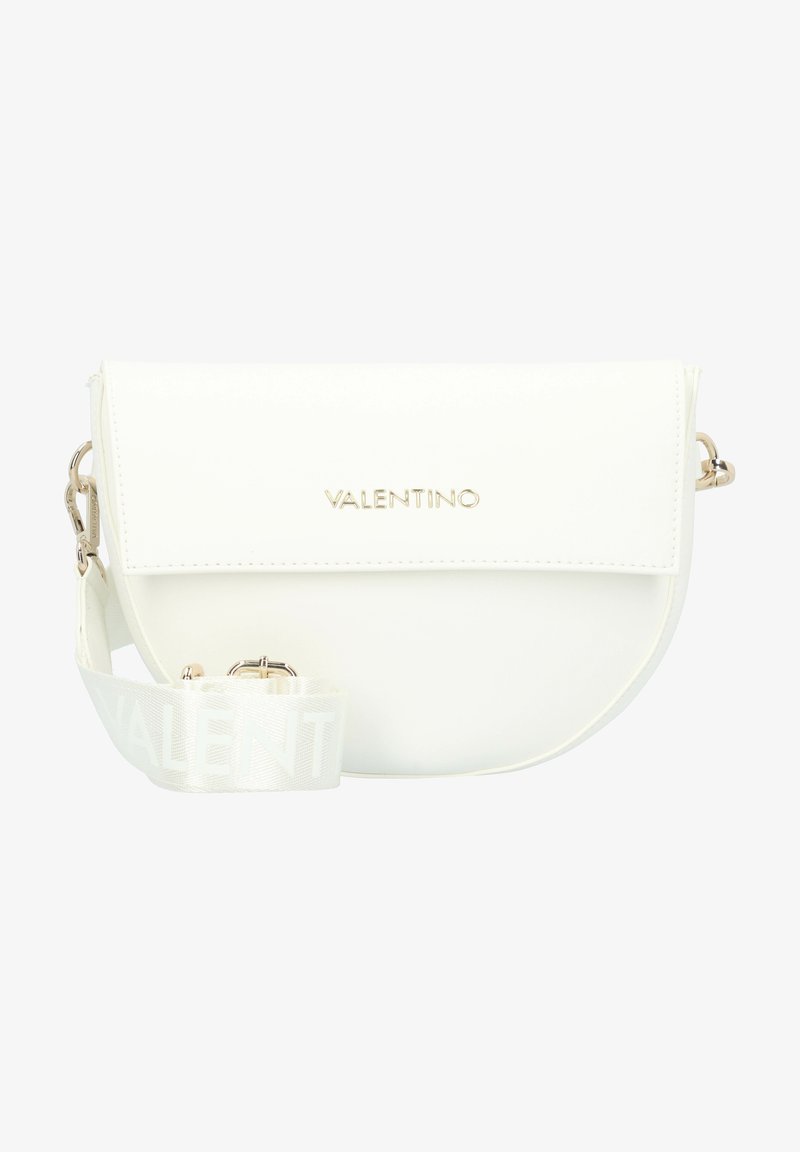 Hvit skinn crossbody-veske med avrundet form, magnetisk klafflås og preget "VALENTINO"-logo. Har en avtagbar stropp.
