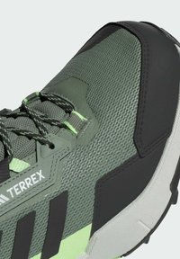 Adidas Terrex AX4 HIKING - Zapatillas de senderismo - silver green   core black   crystal jade