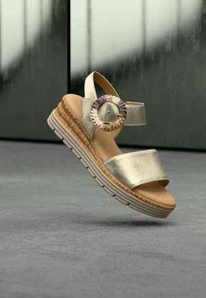 Platform sandals - puder