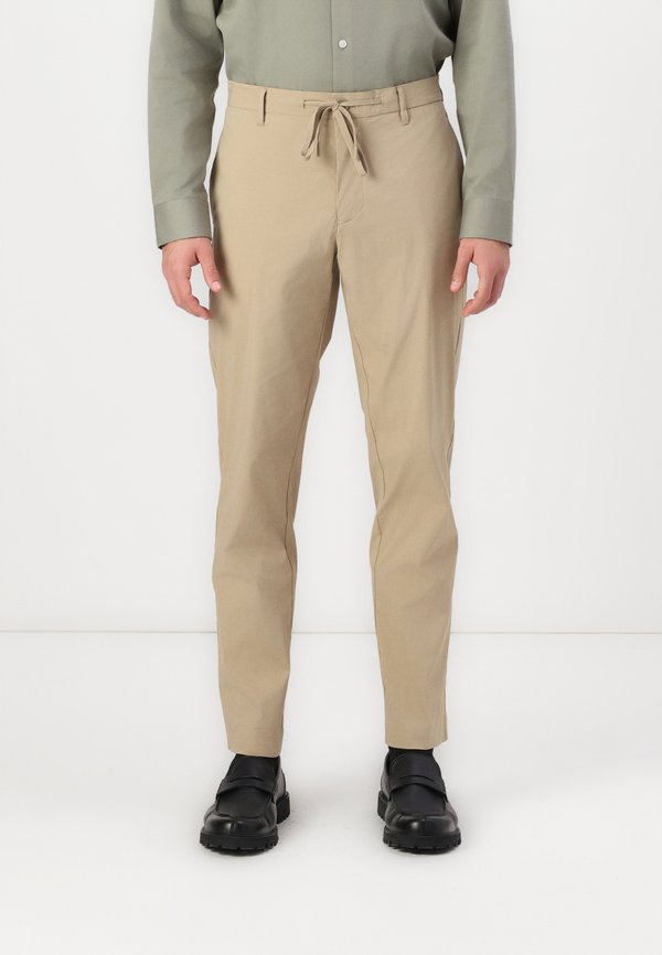 REGULAR TAPE LEROY FLEX NOOS - Chinos - chinchilla