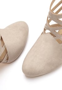 LASCANA Kotníková obuv na vysokém podpatku - beige