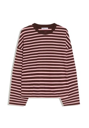 Långärmad t-shirt i brunt tyg med horisontella rosa och vita ränder; rund halsringning med avslappnad passform och ärmar av standardlängd.