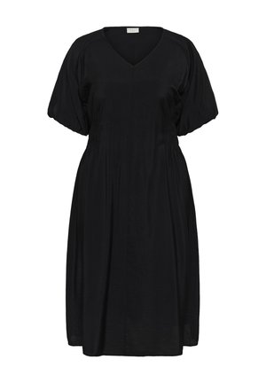 Robe noire longueur genou avec décolleté en V, manches courtes bouffantes et détail de taille froncée, présentée sur un fond blanc.