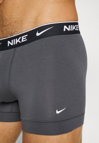 Nike Underwear TRUNK 2 PACK - Cuecas boxer - thunder blue/cream