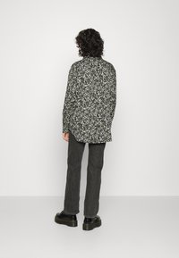 KnowledgeCotton Apparel JUNIPER PATCH POCKET - Blusa com botões - black jet