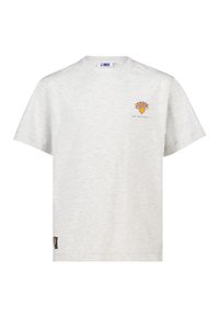 Grey cotton t-shirt with short sleeves. Features a small orange and blue New York Knicks logo on the left chest and a tag on the bottom side.