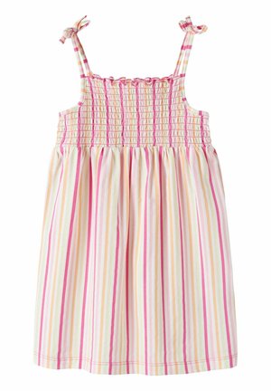 Vestido sin mangas para niño pequeño con rayas verticales rosas, amarillas y blancas, corpiño fruncido y tirantes anudados en los hombros.