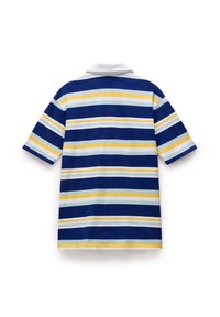 Polo à manches courtes avec des rayures horizontales bleu marine, bleu clair, jaune et blanc, présenté de dos sur un fond blanc.