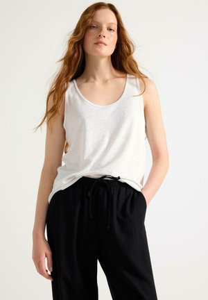 Top - white