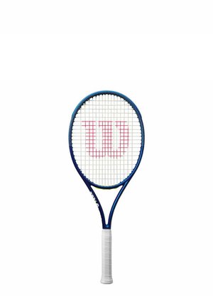 Blauer Tennisschläger mit rundem Kopf, weißen Saiten und einem weißen Griff. Das Wilson-Logo ist in Rot auf den Saiten deutlich sichtbar.