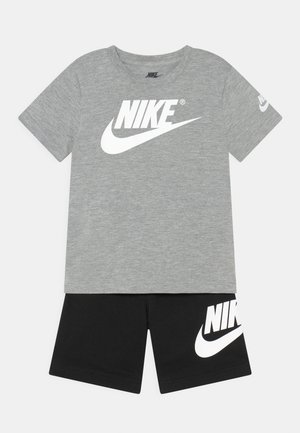 SET - Shorts - black
