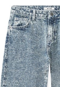 Lyseblå slitna jeans i denim med strukturerad yta, med femficksdesign och knäppning i midjan.